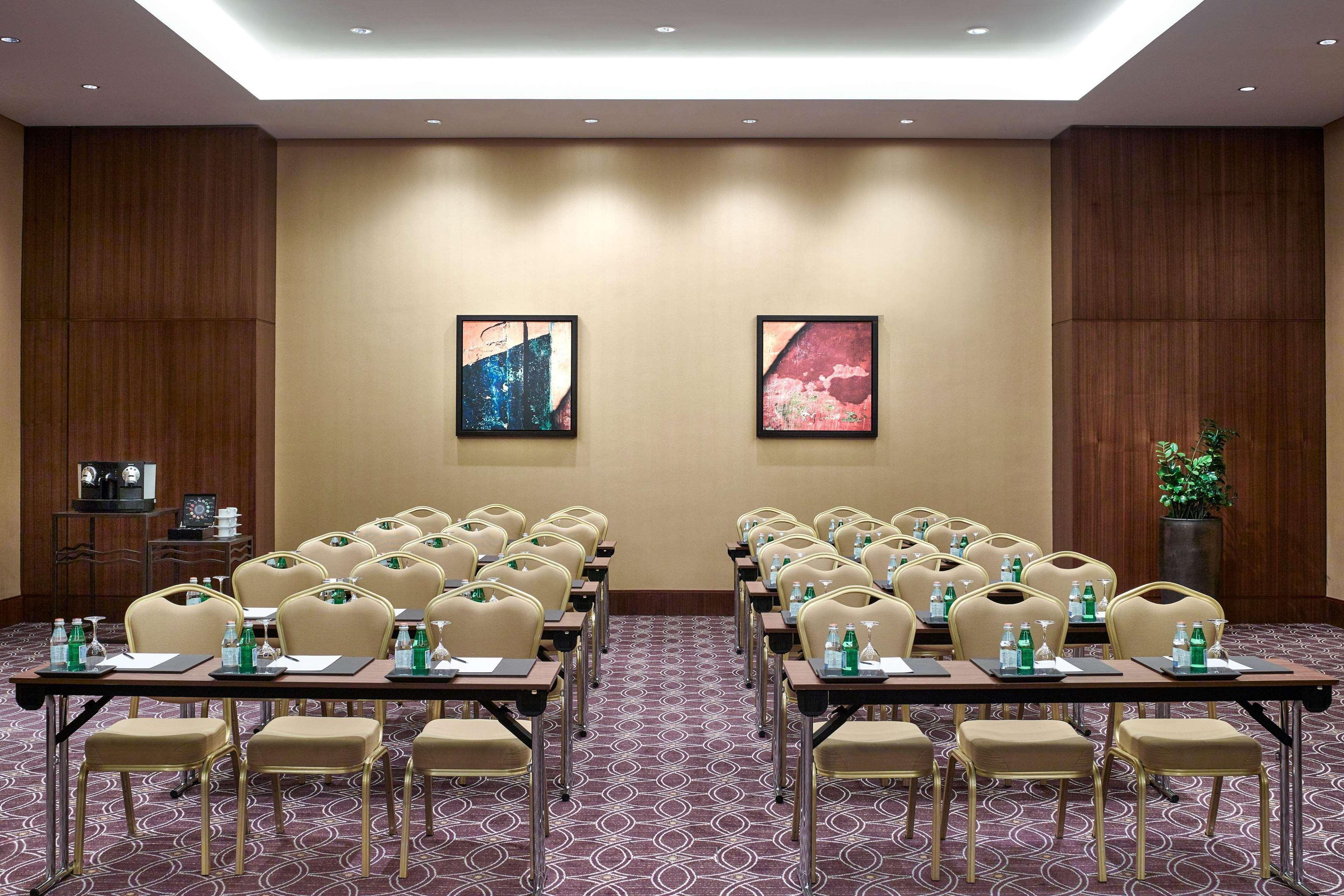 Swissotel Living Al Ghurair Dubai - Deira & Creek - Apartments Exteriör bild Meeting room