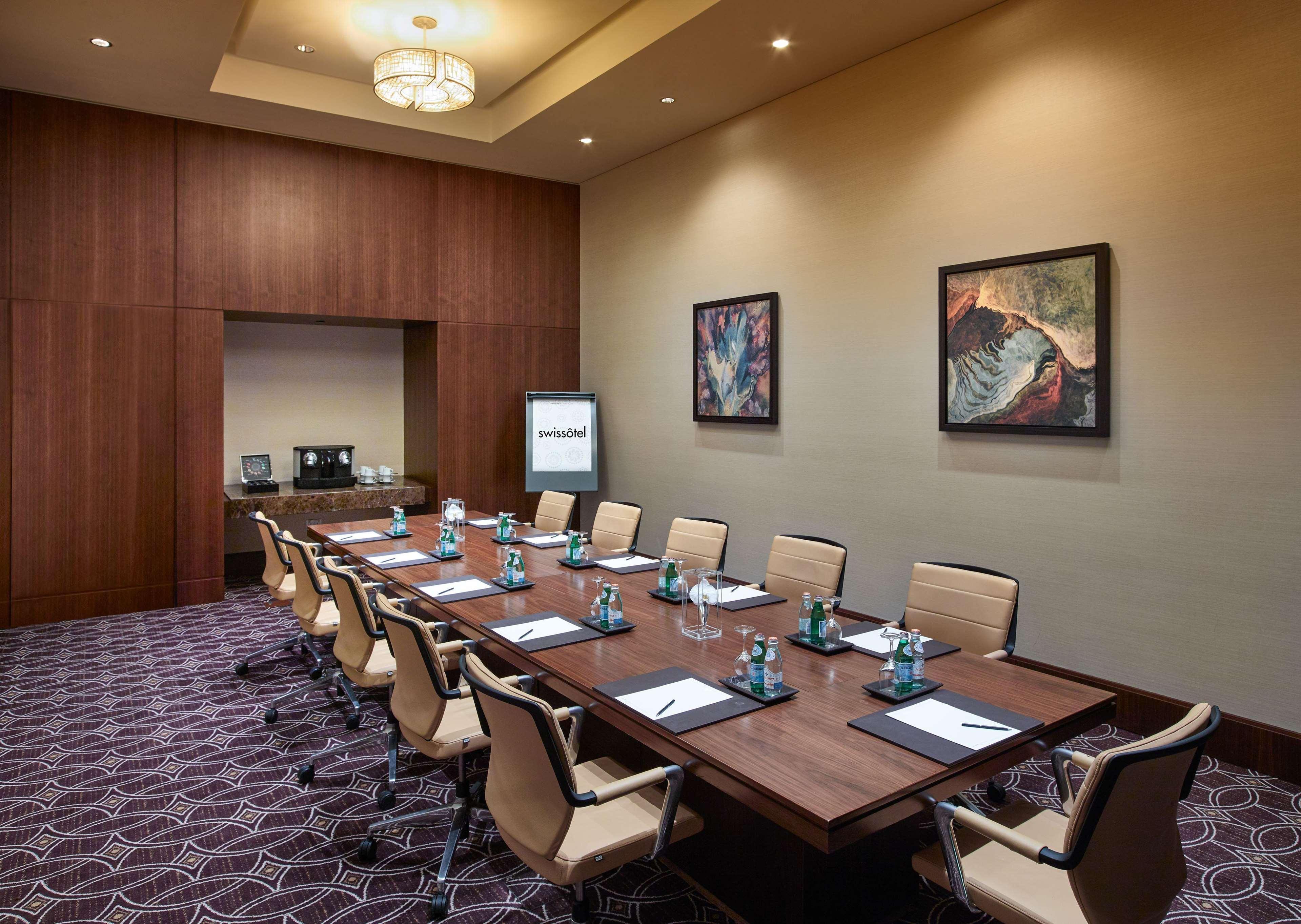 Swissotel Living Al Ghurair Dubai - Deira & Creek - Apartments Exteriör bild A boardroom at a hotel