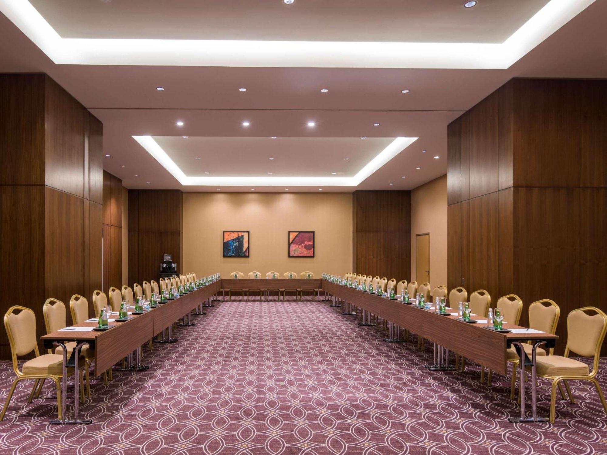 Swissotel Living Al Ghurair Dubai - Deira & Creek - Apartments Exteriör bild Meeting room